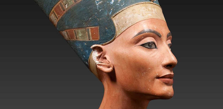 bust of Queen Nefertiti